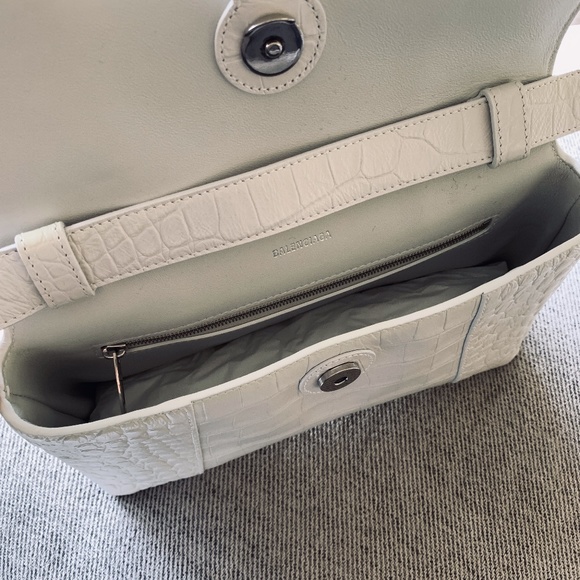 - NEW Balenciaga Downtown Medium Shoulder Bag Crocodile Embossed AX4 - Picture 10 of 14